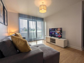 Modern 2 Bed 1 bath 1 ensuite - Salford